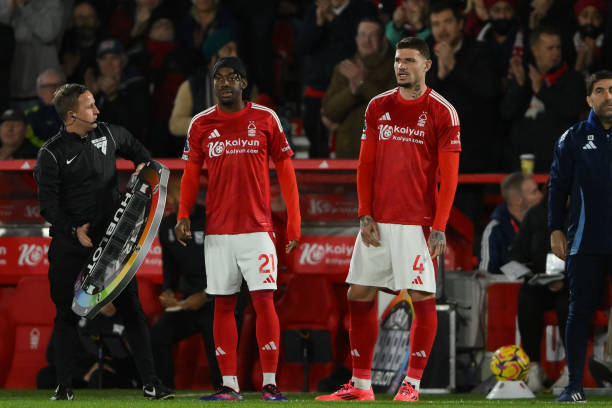 了球场上的 了球场上的